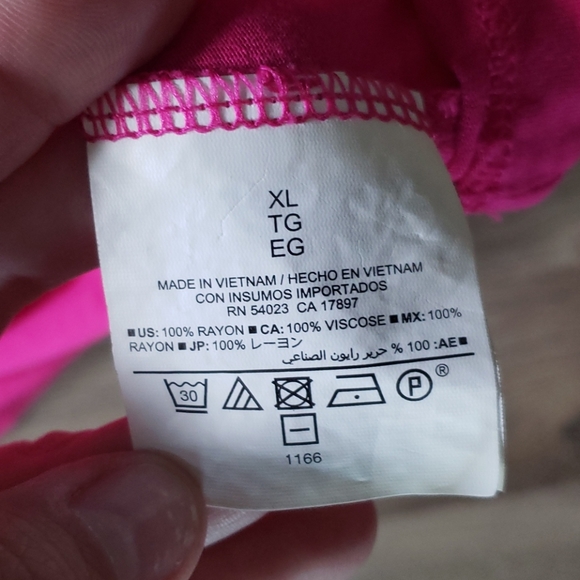 🍍EUC🥭spaghetti strap super soft tank - Picture 3 of 4